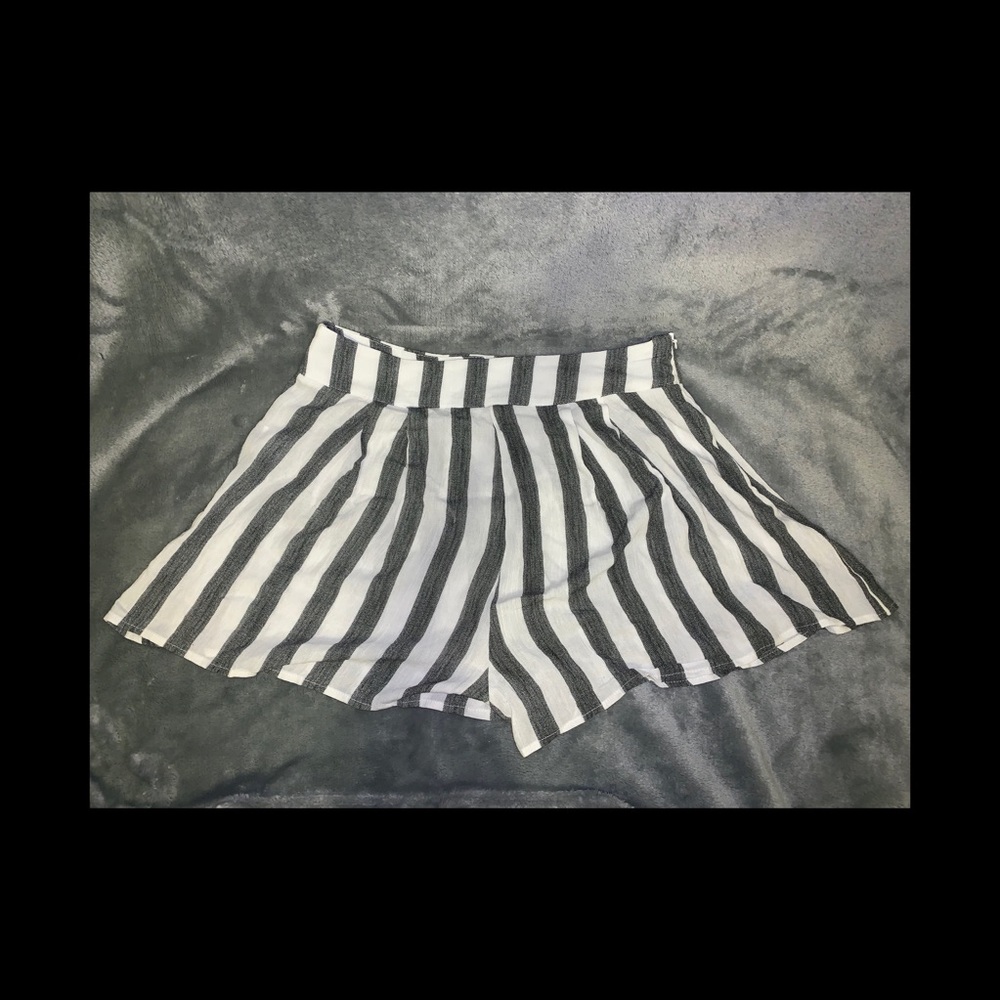 Two piece - Picture 4 of 6